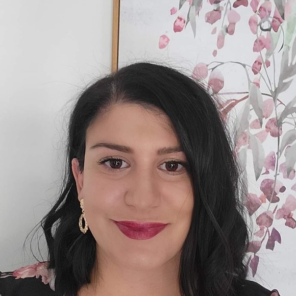 Meet your Posher, Danielle - Picture 1 of 1